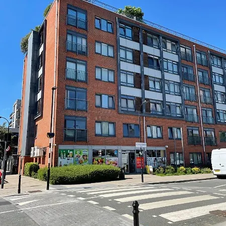 Cosy 1 Bedroom Apartment With Balcony Near Chiswick London Exterior photo