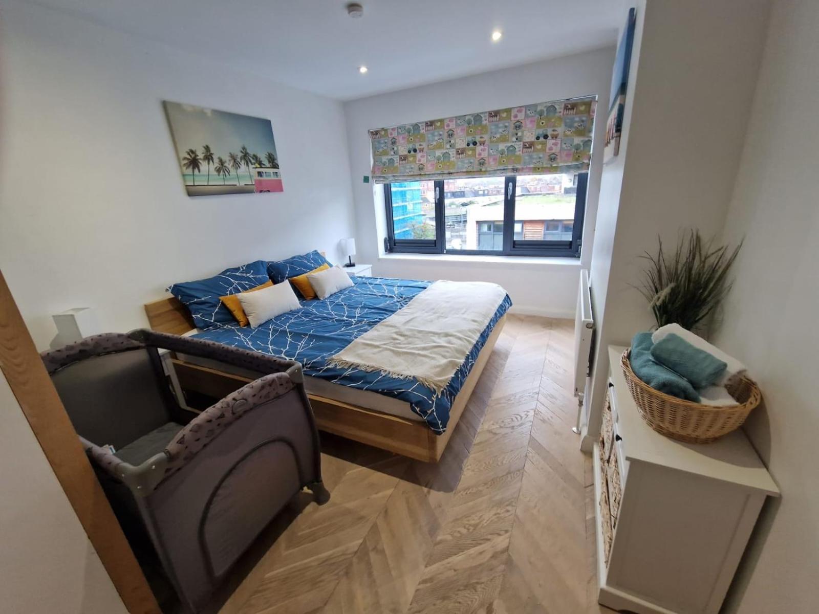 Cosy 1 Bedroom With Balcony Near Chiswick * London