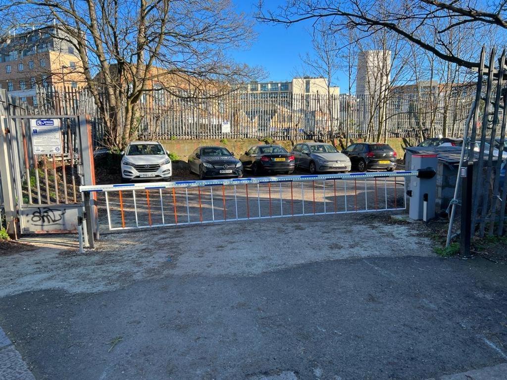Cosy 1 Bedroom With Balcony Near Chiswick *
